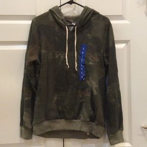 Women’s Alternative Camo Sweatshirt L NWT